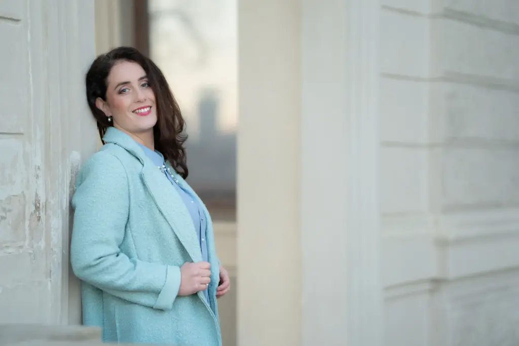 brandová fotografie od Michaely krafkové - žena v modrém saku